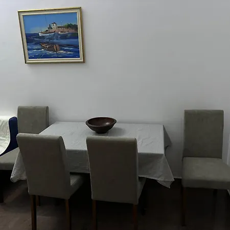 미조비치 아파트먼트 *